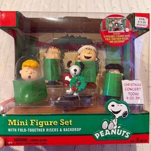 Peanuts Mini Figures Christmas Concert Stage NEW Snoopy Charlie Brown Classic